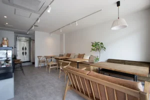 ドマーニインテリア｜ゆったりとしたスペースを設けた店内レイアウト