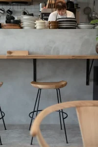 ドマーニインテリア｜カウンターはヴィンテージ感漂うカッコ良さ。